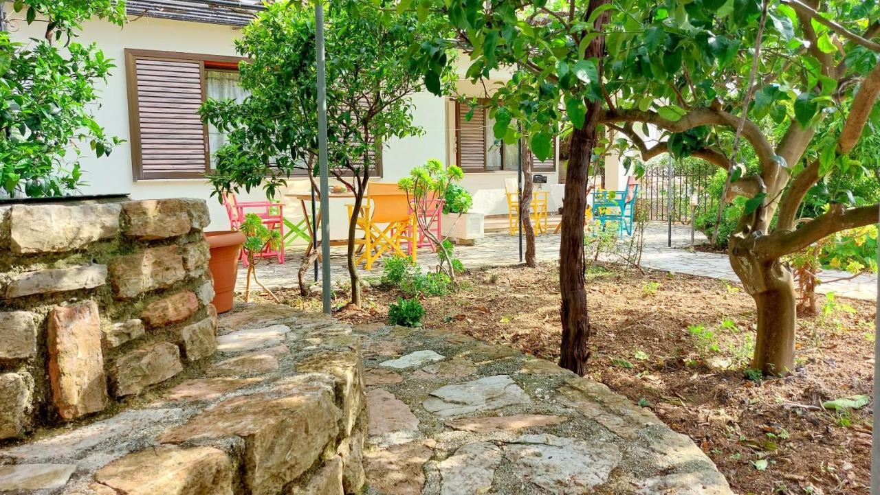 Lourantos Studios & Apartments 바티 외부 사진
