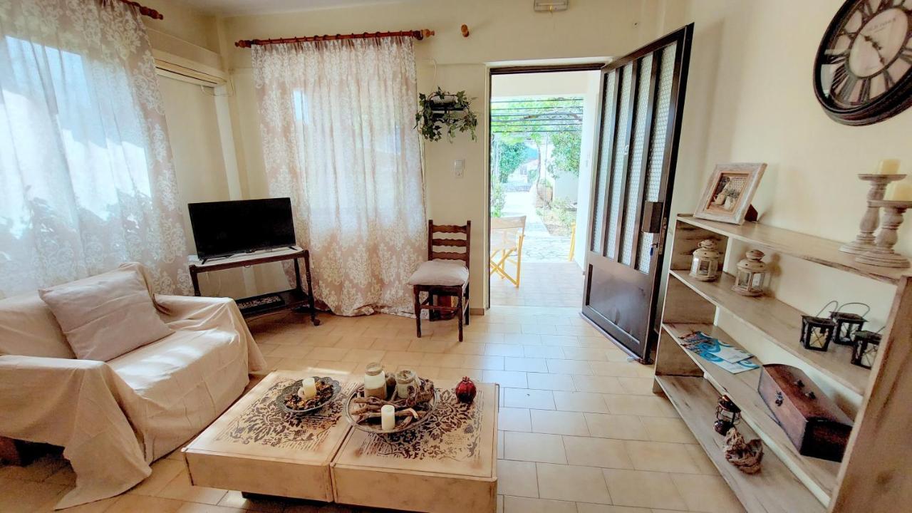 Lourantos Studios & Apartments 바티 외부 사진