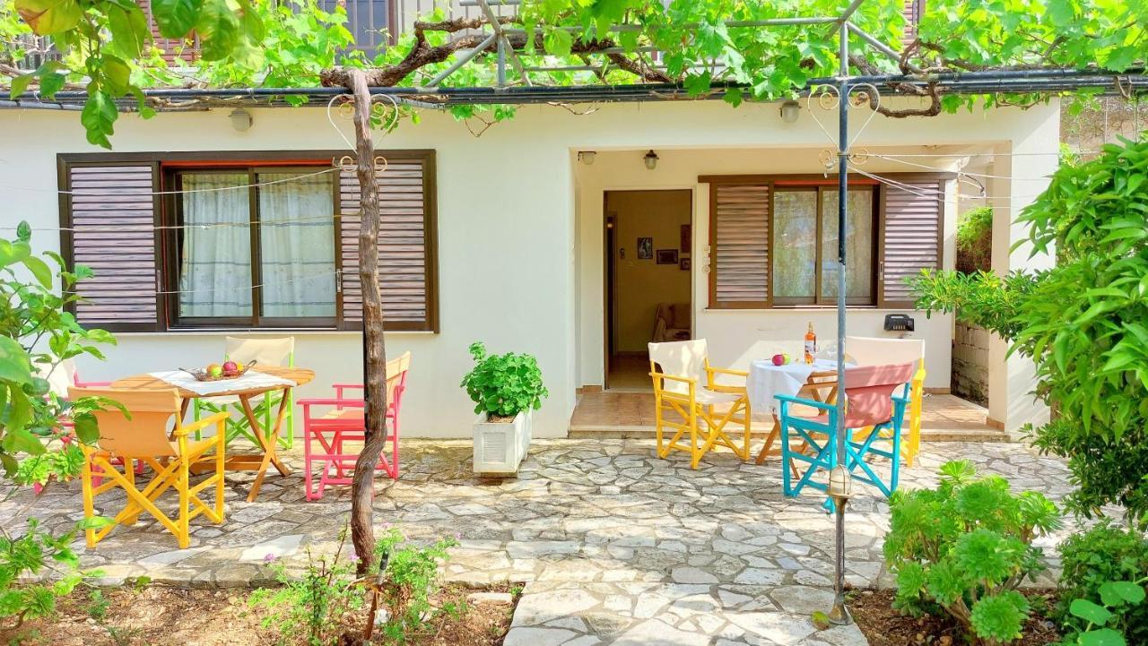 Lourantos Studios & Apartments 바티 외부 사진
