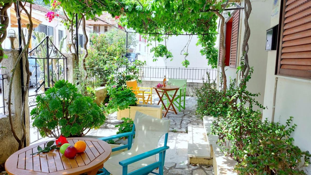 Lourantos Studios & Apartments 바티 외부 사진
