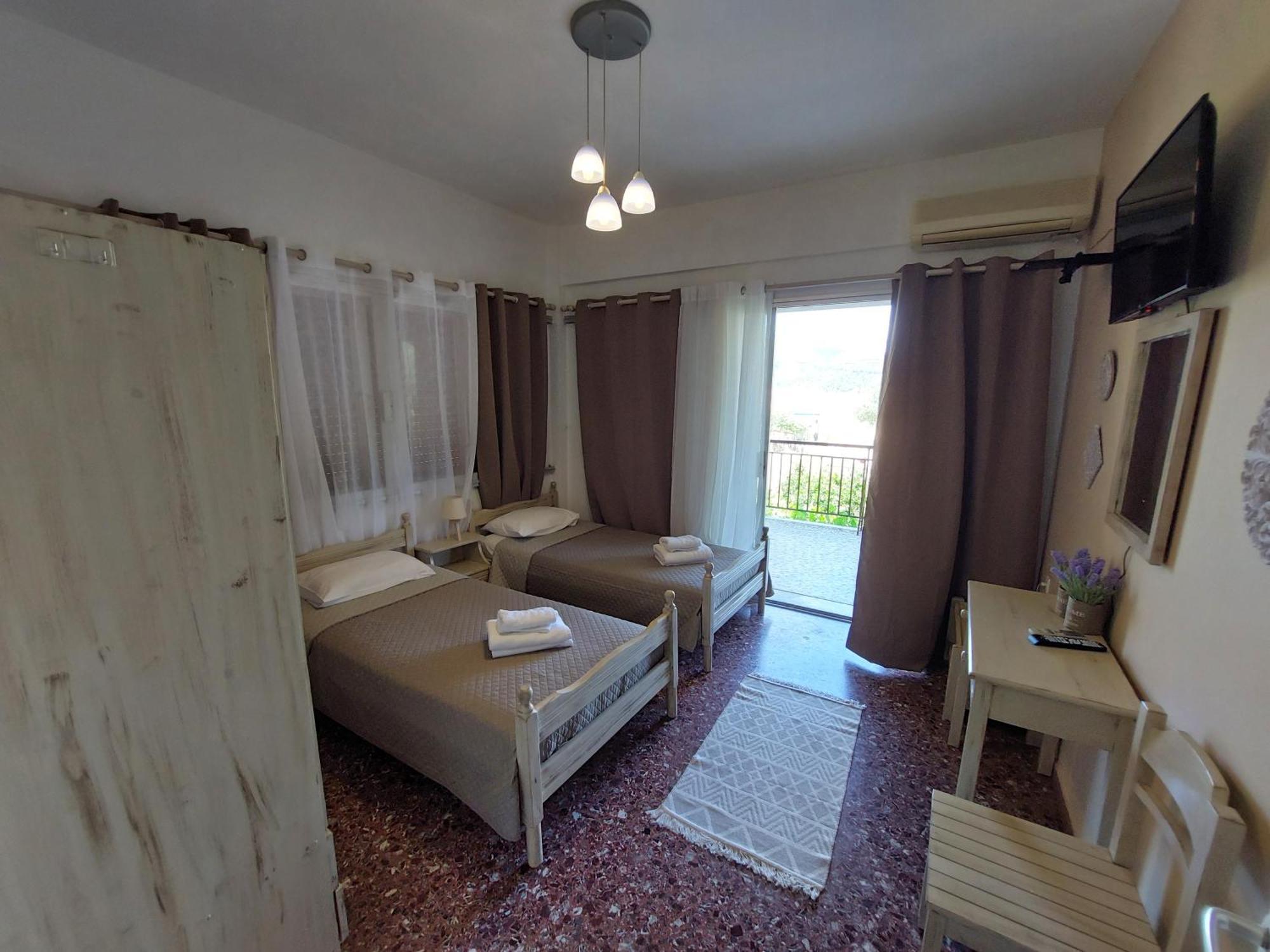 Lourantos Studios & Apartments 바티 외부 사진